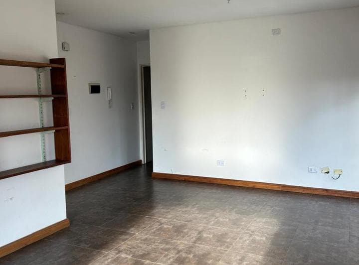 Departamento Dos Ambientes con Cochera en Venta - Quilmes Centro - Alquilado - 3