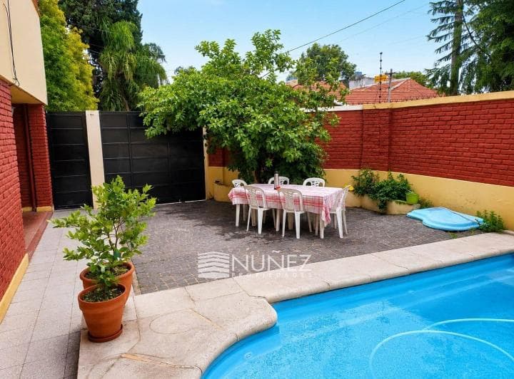 Casa 4 Ambientes con Piscina, Parrilla y Garage Para 2 Vehículos - 2