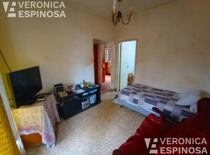 Casa de Tres Ambientes en Venta, Moron. Lote Propio de 10,20 X 33x30 - 2