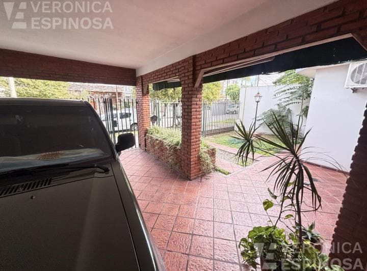 Casa de Tres Ambientes en Venta, Moron. Lote de 10 X 28 m. - 4