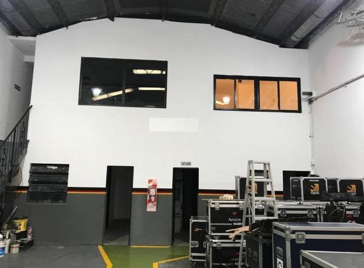 Galpon Sobre Av Mitre 320 m² - 4