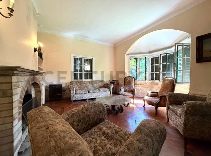 Venta Casa 6 Ambientes con Jardin en La Lucila a Remodelar - 3