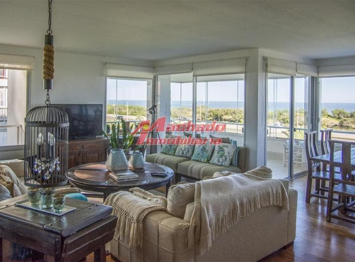 Departamento en Edificio Esturión, Frente Al Mar, 3 Dorm. en Venta - 5