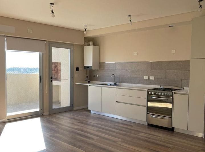 Departamento en Duplex 5 Ambientes en Venta - Complejo Klover Plaza - Bernal - 2
