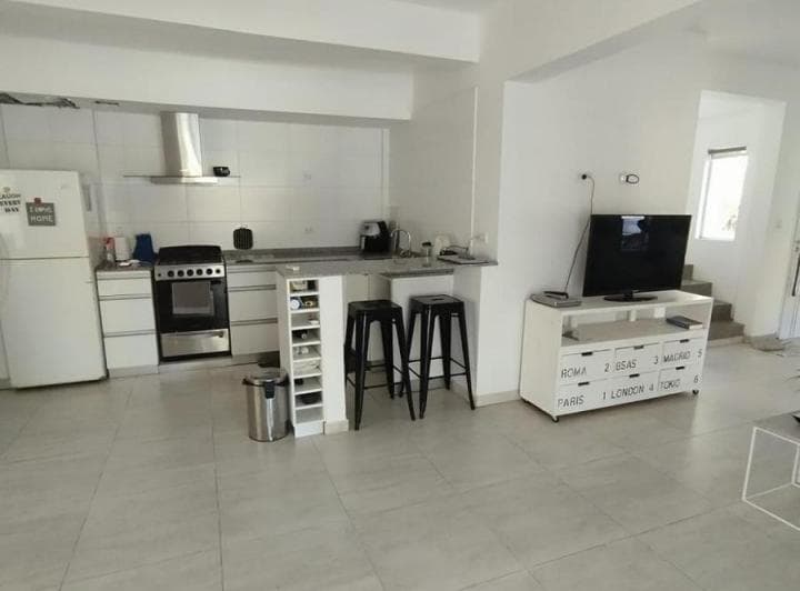 Casa 4 Ambientes con Pileta - en Venta - El Carmencito - 3