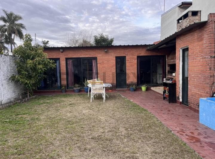 Casa con Local - a Reciclar - en Venta - en Rincon de Milberg - 3