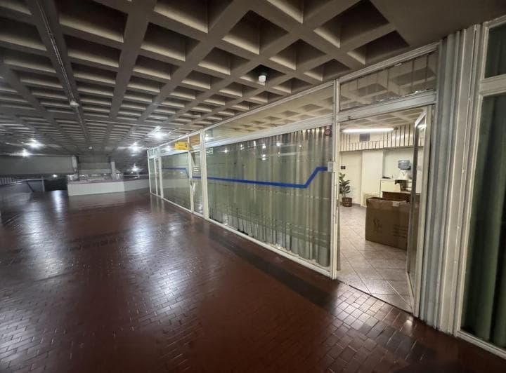 Venta Dos Oficinas Contiguas en Galeria Argenta - 4