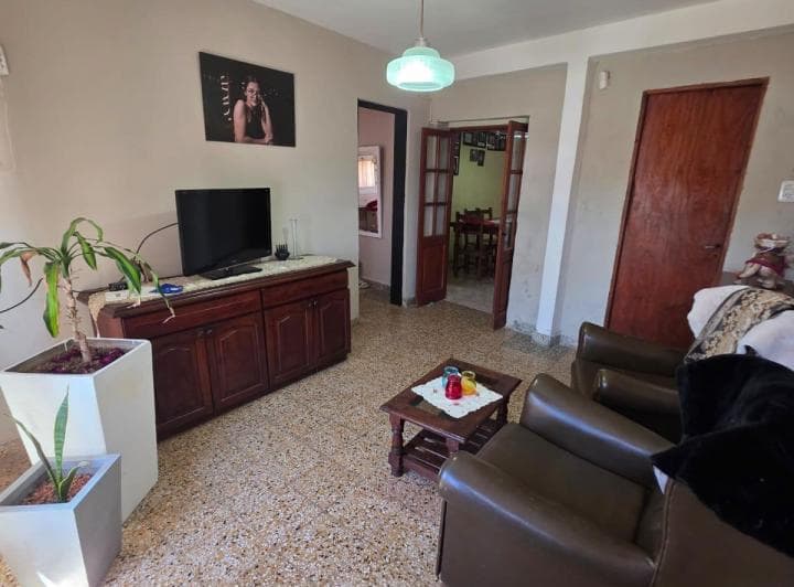 ¡Oportunidad de Casa y Departamento en Perú 3700! - 2