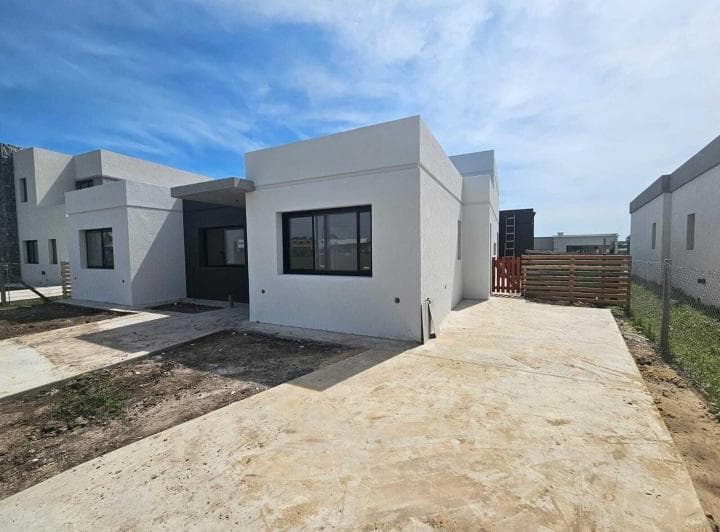 Casa en Venta en Santa Elisa 5 Ambientes con Piscina, Pilar del Este, Pilar - 2