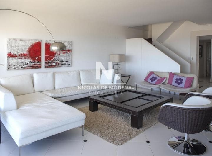 Penthouse Duplex en Venta de 4 Dorm. en Playa Brava, Punta del Este - 2