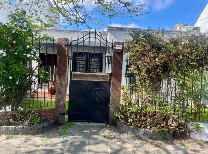 Casa Chalet en Venta en Quilmes Oeste, Quilmes, G. B. a. Zona Sur - 2