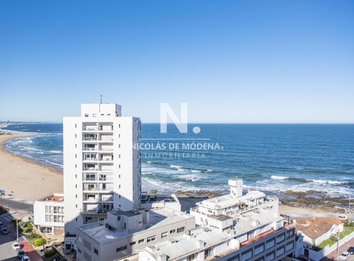 Departamento de 1 Dormitorio y Medio en Venta en Peninsula, Vista Al Mar. - 2