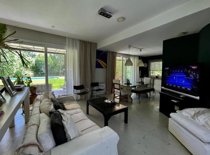 Excelente Casa en La Argentina. 4 Dorm. en Suite - 3