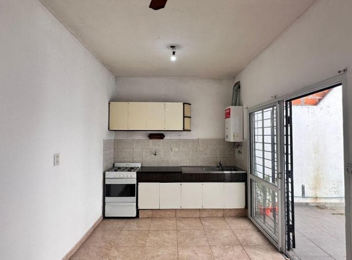 Casa 2 Dorm. en Venta C/local en Bella Vista - 5