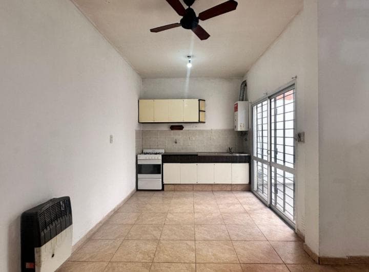 Casa 2 Dorm. en Venta C/local en Bella Vista - 4