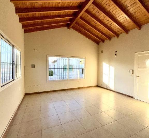 Alquiler Casa Pellegrini y San Martín - 2