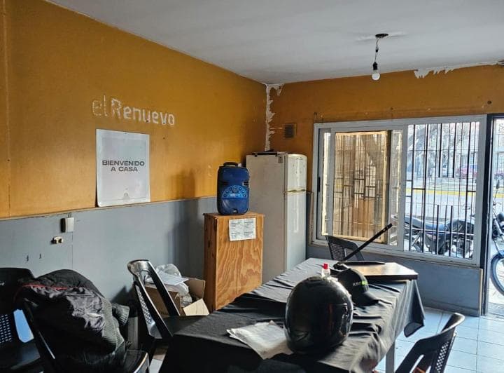 Amplio Galpón Parabólico en Venta - Dos Naves - Privados - Baños - 4