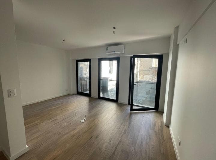 Monoambiente con Balcón - Venta con Renta - Esmeralda Suite - 4