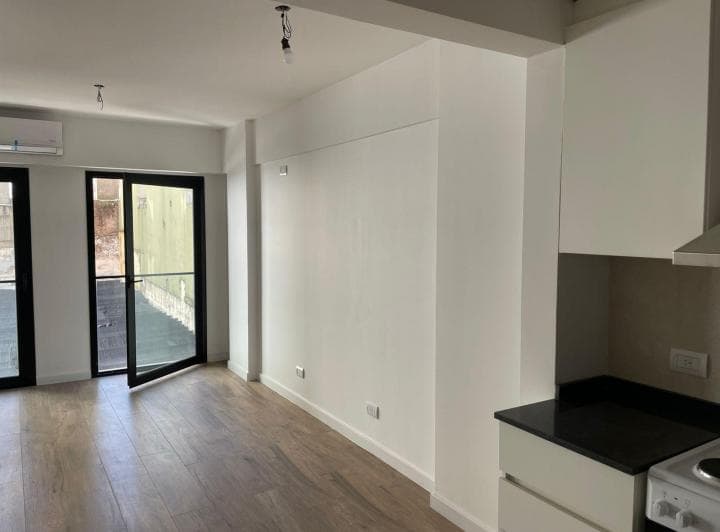 Monoambiente con Balcón - Venta con Renta - Esmeralda Suite - 5