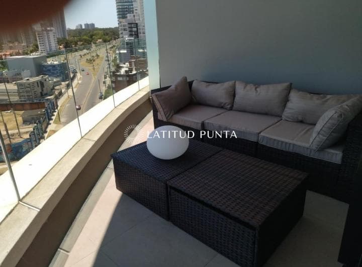 Apartamento de 3 Dorm. en Artower - 2