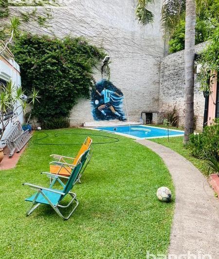 Venta Casa 5 Dorm. - Barrio Parque - 4