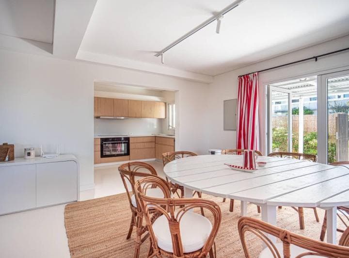Casa en Alquiler de 4 Dorm. en Jose Ignacio a 2 Cuadras del Mar - 4