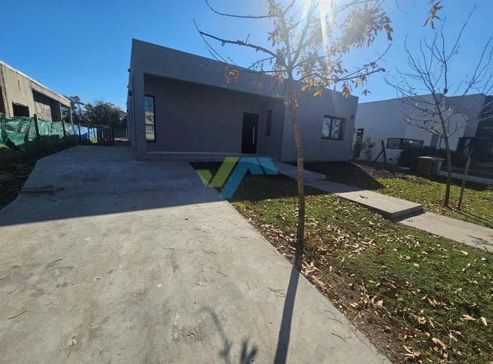 Casa en Venta en Santa Lucia, Pilar del Este, Pilar - 2