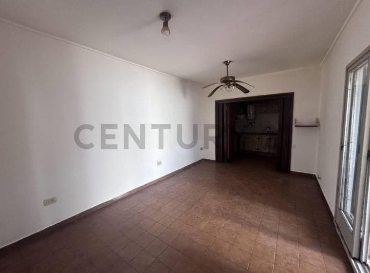 PH Dos Dorm. con Patio en Venta en La Plata - 3