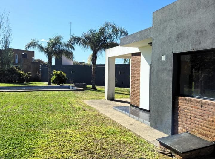 Venta Casa 2 Dorm, Gran Patio y Pileta en Solares del Carcaraña - 5