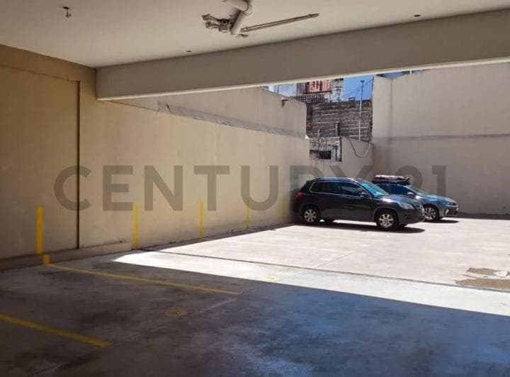Excelente Oportunidad Cochera Descubierta en Venta en Barrio Monte Castro, Capital Federal. - 2