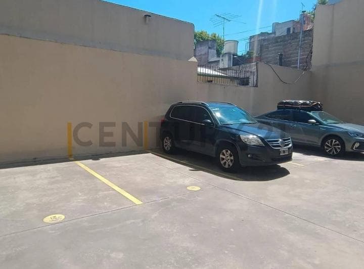 Excelente Oportunidad Cochera Descubierta en Venta en Barrio Monte Castro, Capital Federal. - 4