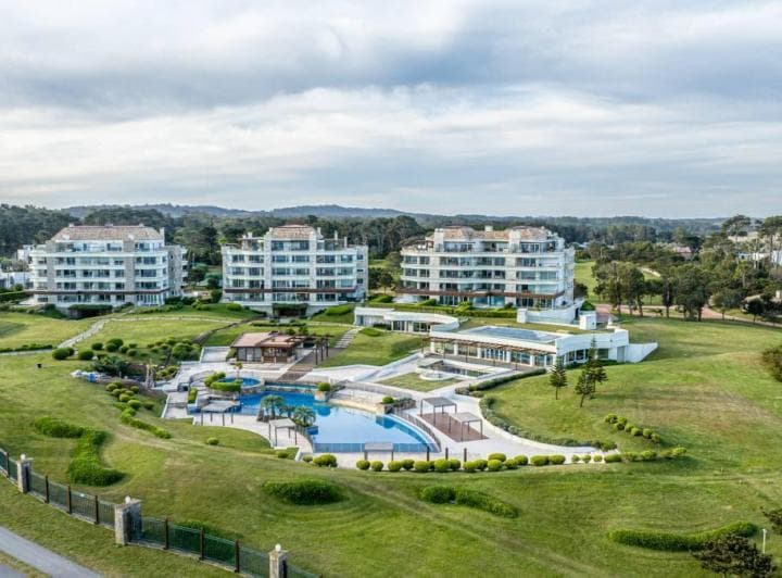 Departamento en Venta Frente Al Mar de 4 Suites en Barrio Cerrado Veramansa - 2