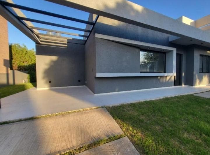 Casa en Venta en Una Planta de 3 Dorm. en Las Cañitas Barrio Privado - 5