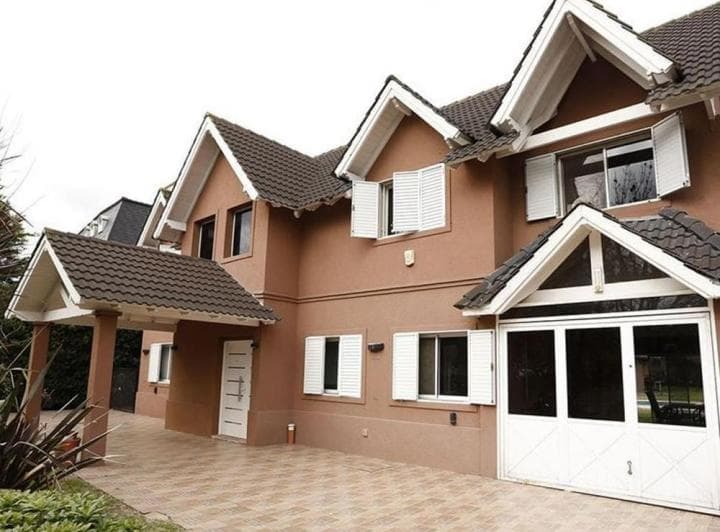 Hermoso Chalet en Venta en El Country El Lauquen - 3