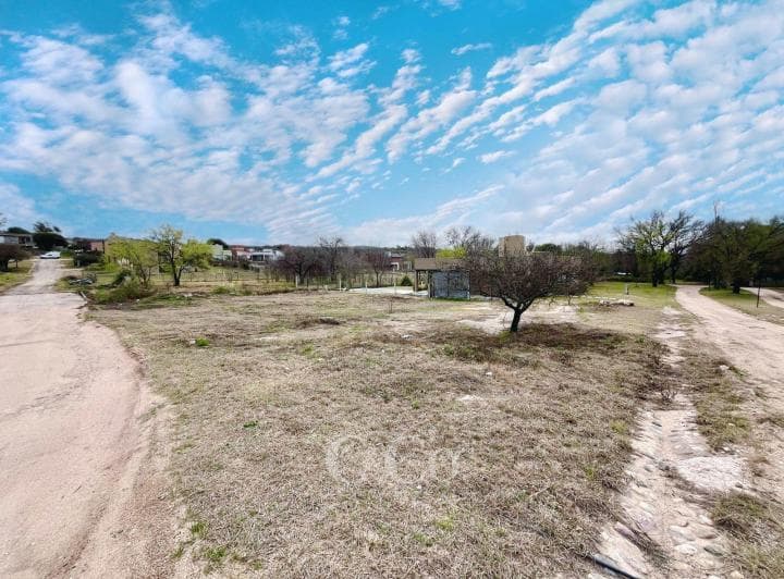 Venta Excelente Terreno de 800 m² en Barrio Semi Cerrado Keoken, Tanti - 3