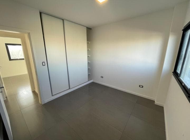 Venta con Renta Duplex a Extrenar Quebrada de Manantiales - 4