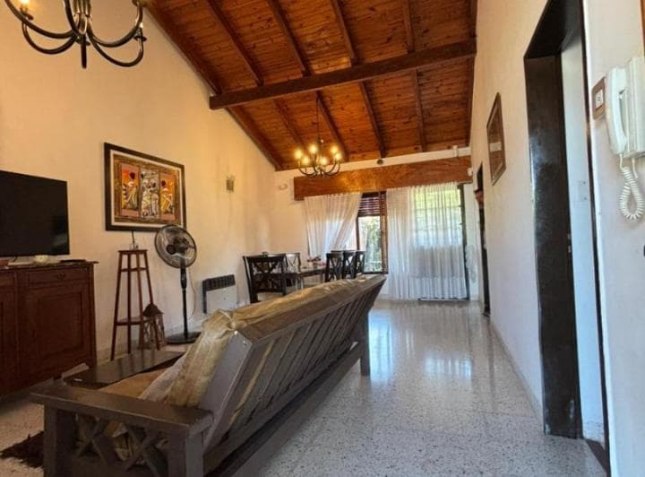 Exelente Casa Modernizada en Barrio Judiciales - 2