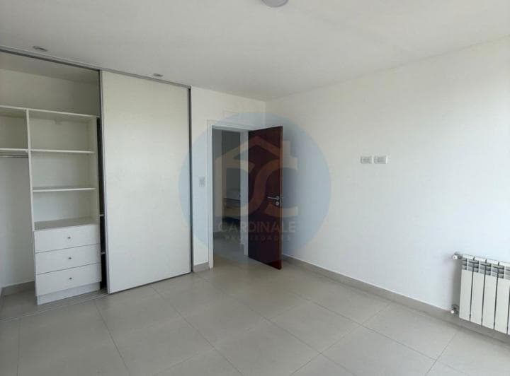 Departamento de Dos Dorm. y Cochera en Excelente Ubicación. Chacabuco 800 - 4