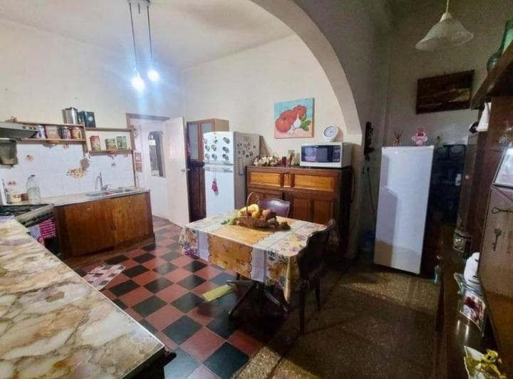 Casa con Locales en Venta en El Jaguel - 4