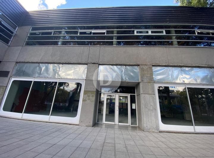 Local Comercial en Alquiler Sobre Av Libertador en Martinez, San Isidro. - 4