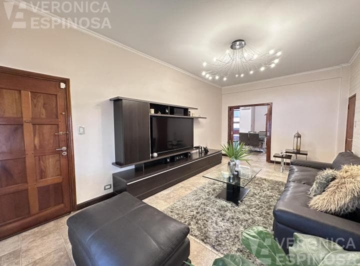 Casa de Cuatro Ambientes en Venta, Moron - 5