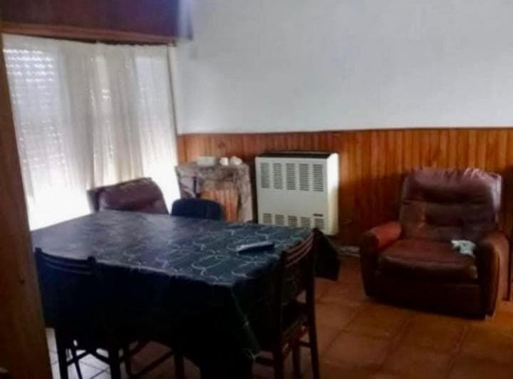 Casa 4 Ambientes con Parque - 2