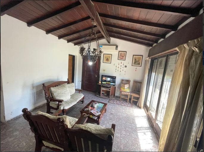 Casa con 4 Habitaciones y Amplio Parque - 3