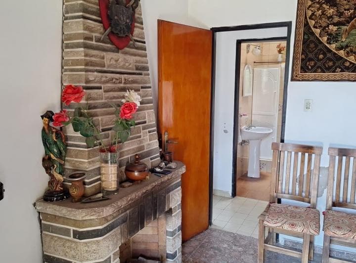 Casa con 4 Habitaciones y Amplio Parque - 5