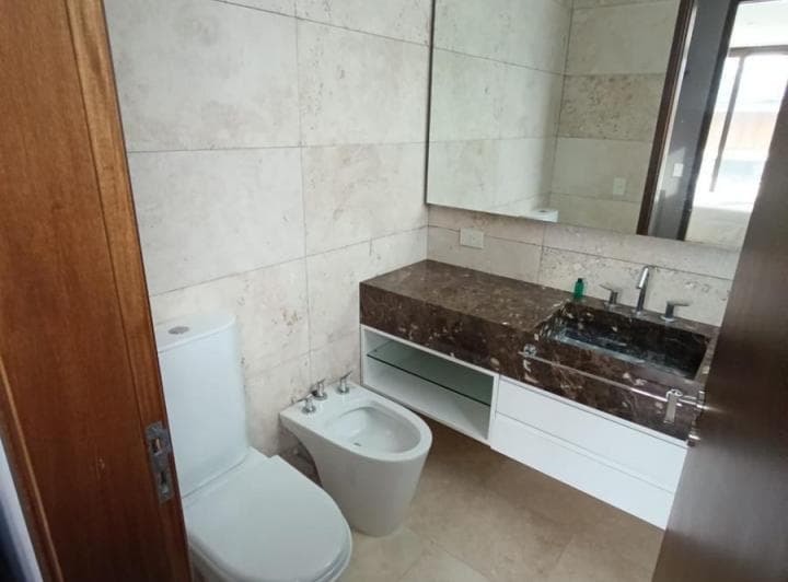 Casa en Venta. Se Escuchan Propuestas. Impecable, Amoblada S. Thomas Este - 3