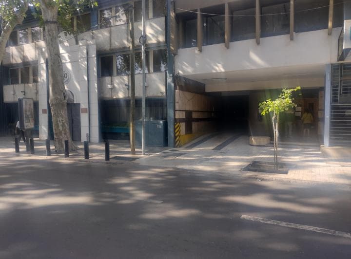 Venta Cochera Ciudad de Mendoza - 2