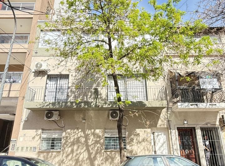 Venta Duplex! Son 2 Departamentos en Excelente Estado de 3 Amb Cada Uno. con Entrada Independiente - 2