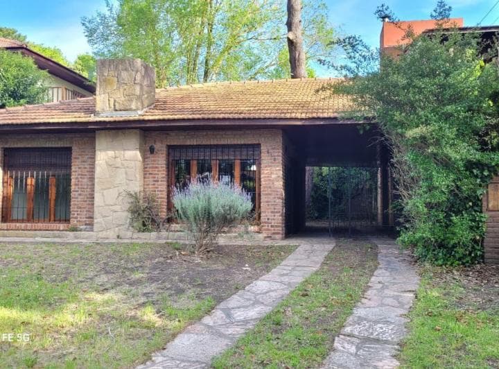 Chalet en Venta en Zona Norte - 2