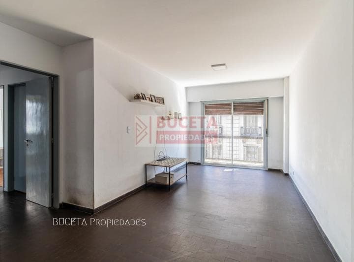 Venta. Amplio Departamento 4 Ambientes con Dependencia - 2
