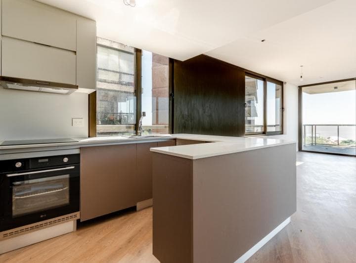 Departamento de 3 Ambientes con Cochera y Vista Al Río en Venta en Barlovento Towers, La Lucila. - 2